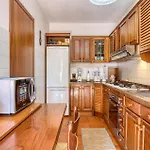 2 Bedroom Gorgeous In Dom wakacyjny Stresa
