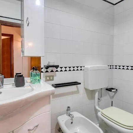 Dom wakacyjny 2 Bedroom Amazing In *