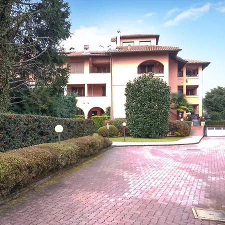 2 Bedroom Gorgeous In * Στρέσα