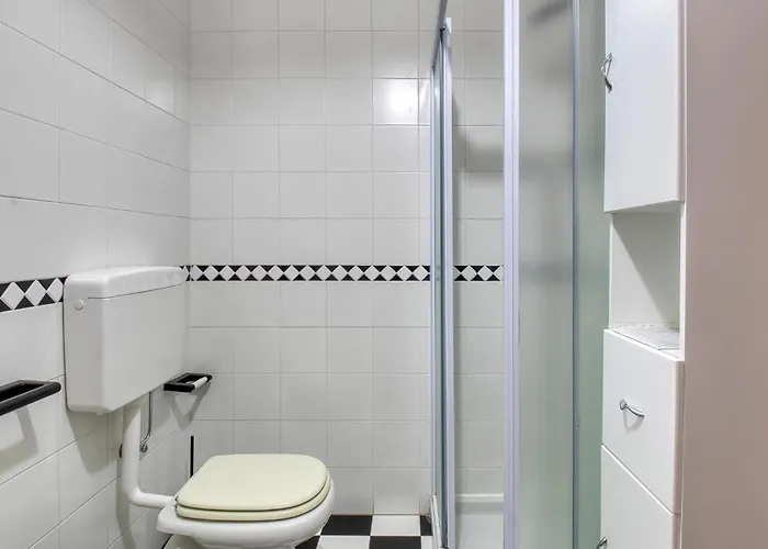 2 Bedroom Gorgeous In * Stresa